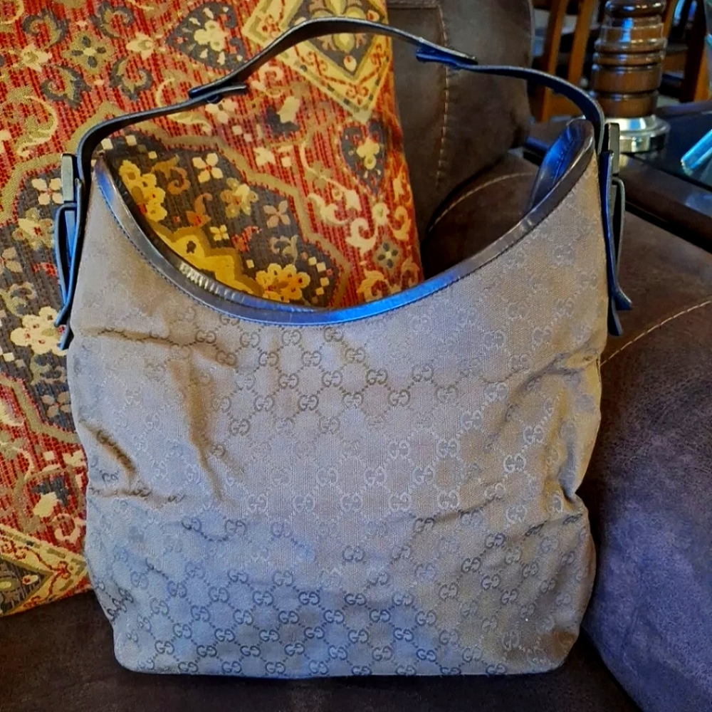 Authentic GUCCI GG Canvas Shoulder Bag Brown 106242 Auth bs001998